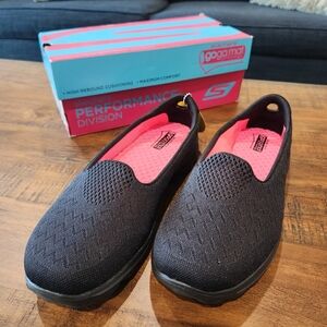 Skechers Go Walk 2 - Front Runner - Black - Women's 9.5 - NIB